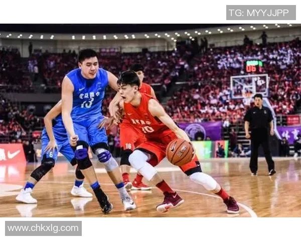 胡明轩的篮球之路：从青涩少年到国家队明星的成长历程与奋斗故事